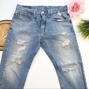 Levi’s 502 Light Wash Medium Rise Jeans